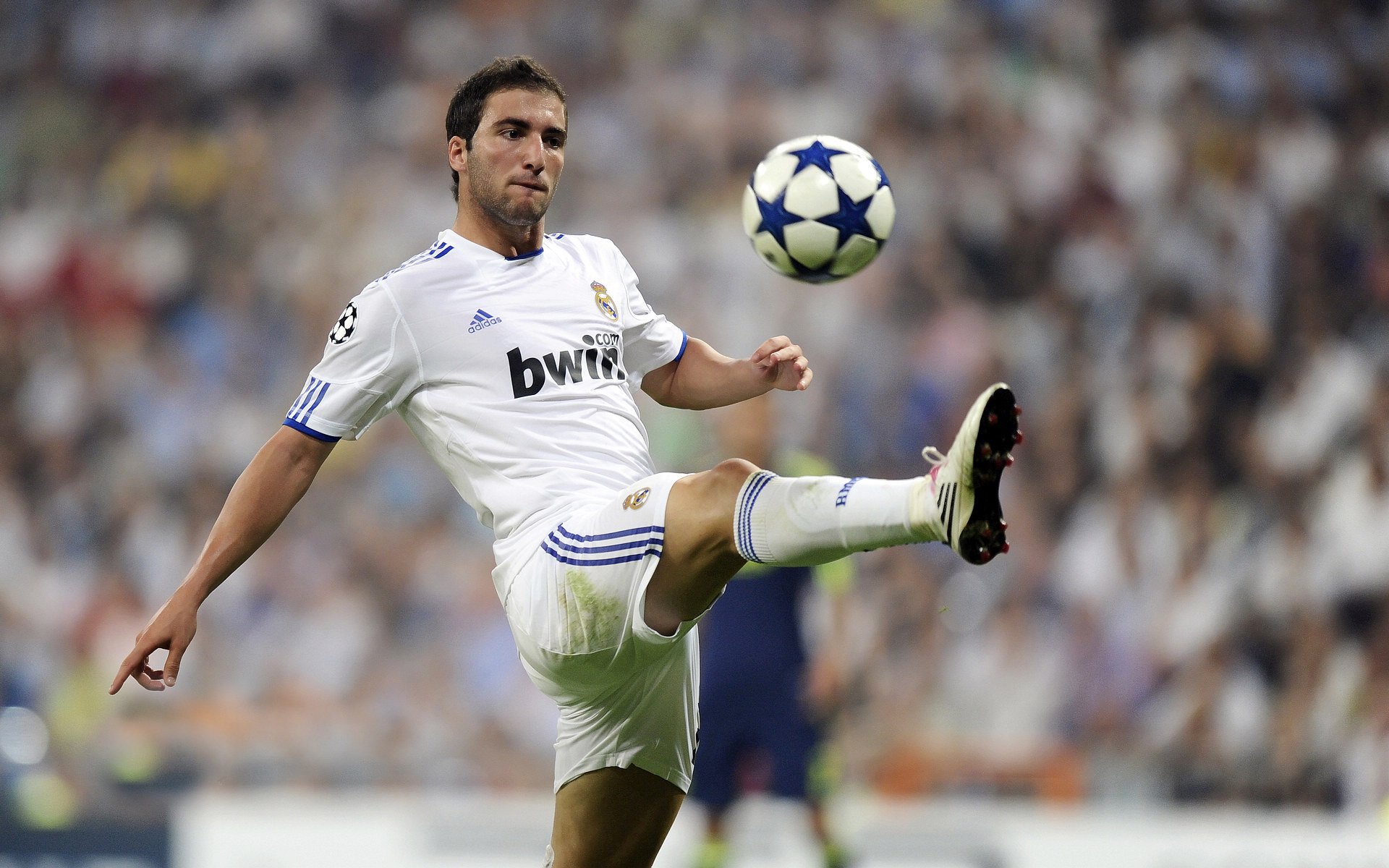 世界杯：中场“倒三角站位”成为主流 调整比赛重心更灵活